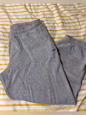 Aritzia sweatfleece sweatpants